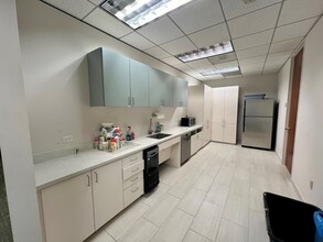 500 Dallas St, Houston, TX for lease Interior Photo- Image 2 of 4