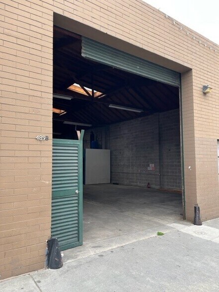 489-493 25th St, Oakland, CA for lease - Building Photo - Image 3 of 6