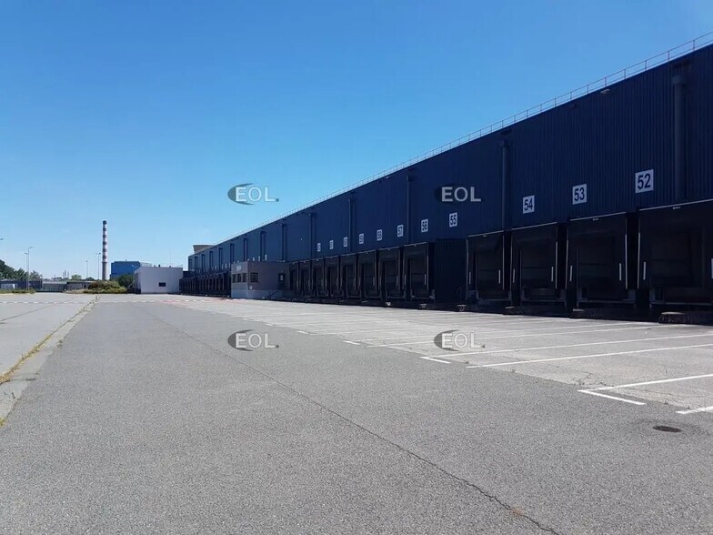 Industrial in Montceau-les-Mines for lease - Building Photo - Image 2 of 8