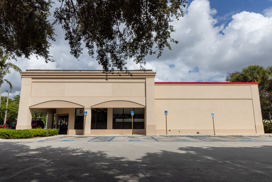 1701 N University Dr, Pembroke Pines, FL for sale - Building Photo - Image 3 of 42