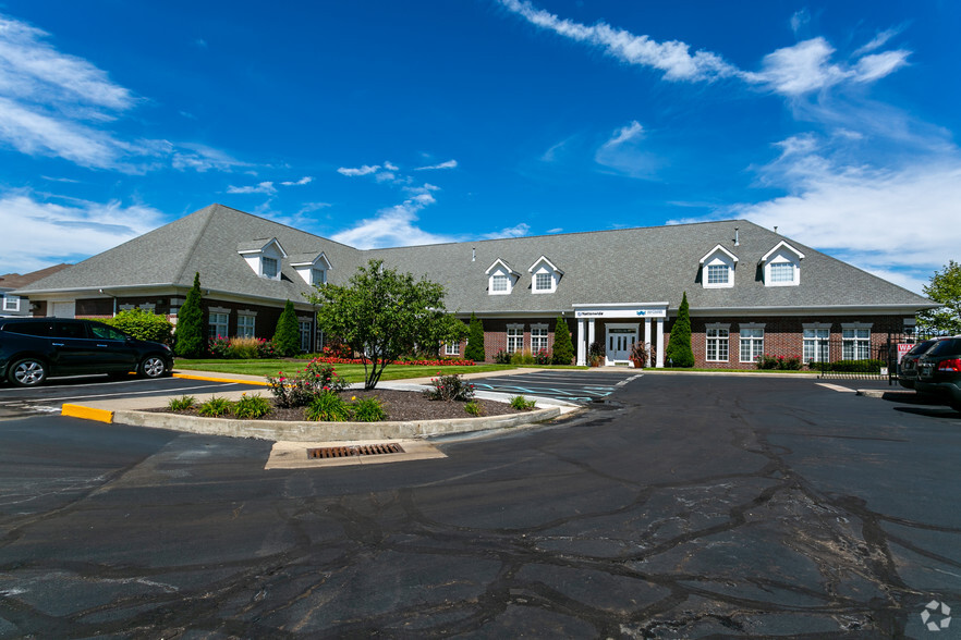 6930 Atrium Boardwalk S, Indianapolis, IN for sale - Primary Photo - Image 1 of 16