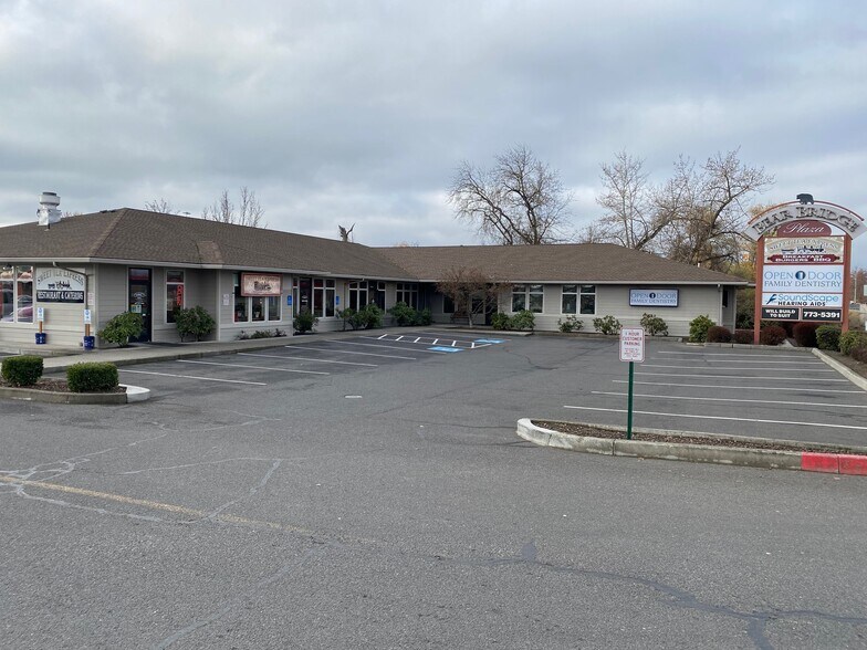 1710 E Pine, Central Point, OR for sale - Building Photo - Image 1 of 1