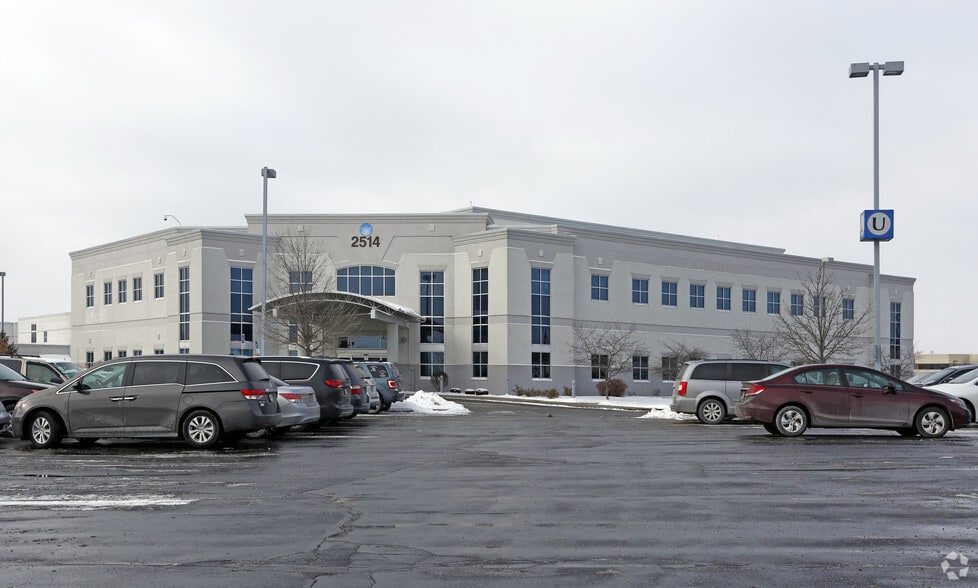 2514 E DuPont Rd, Fort Wayne, IN for sale - Primary Photo - Image 1 of 1