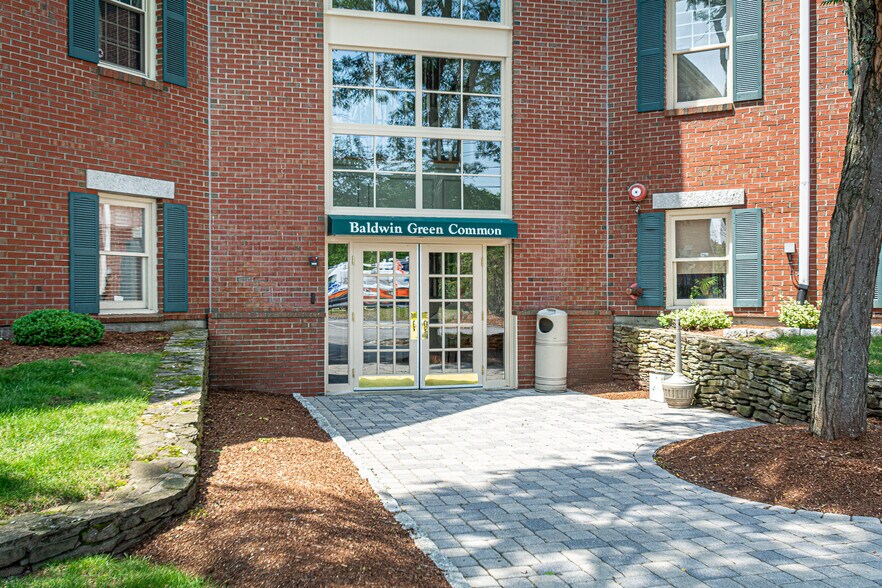 3 Baldwin Green Cmn, Woburn, MA 01801