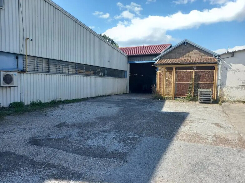 Industrial in Miserey-Salines for lease - Building Photo - Image 3 of 5