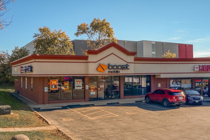 595 N Pinecrest Rd, Bolingbrook, IL for lease - Building Photo - Image 1 of 9