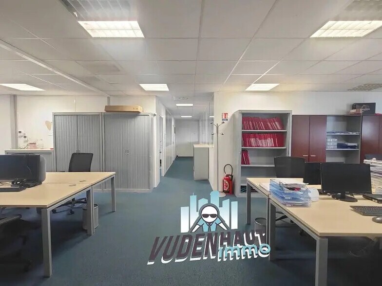 Office in Labège for lease - Interior Photo - Image 2 of 9