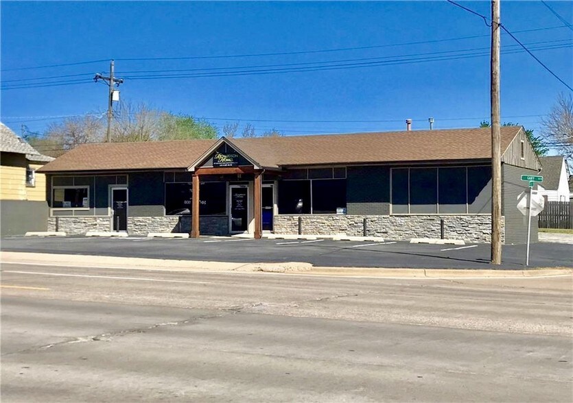 1201 W Gary Blvd, Clinton, OK for sale - Primary Photo - Image 1 of 1