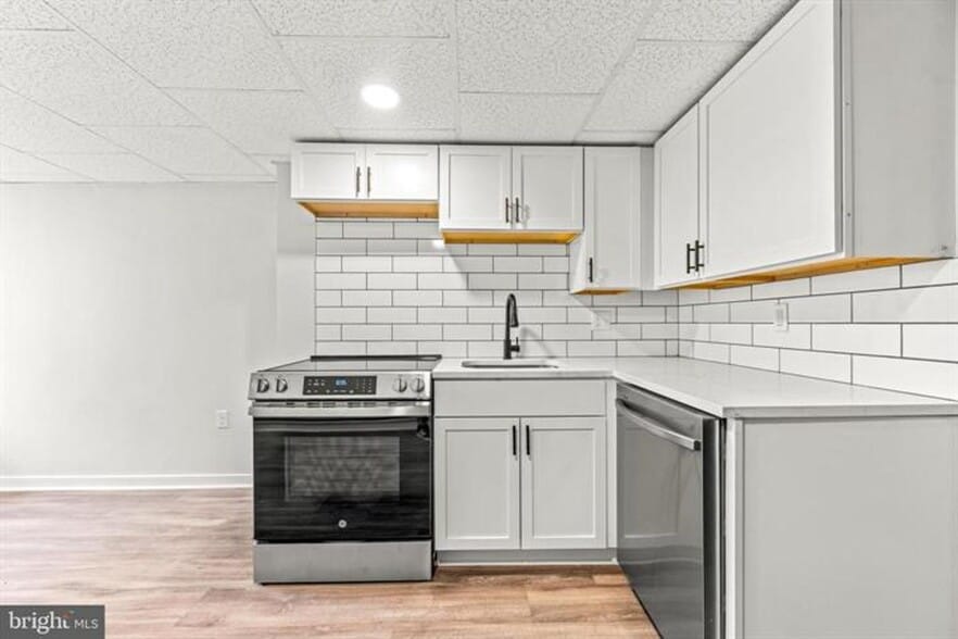 3106 N Calvert St, Baltimore, MD for sale - Building Photo - Image 3 of 8