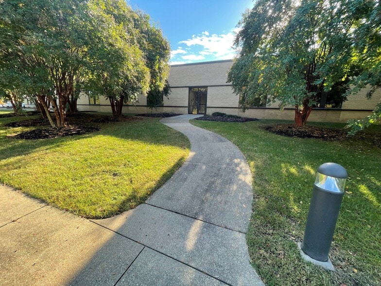 13203 N Enon Church Rd, Chester, VA for lease - Building Photo - Image 3 of 5