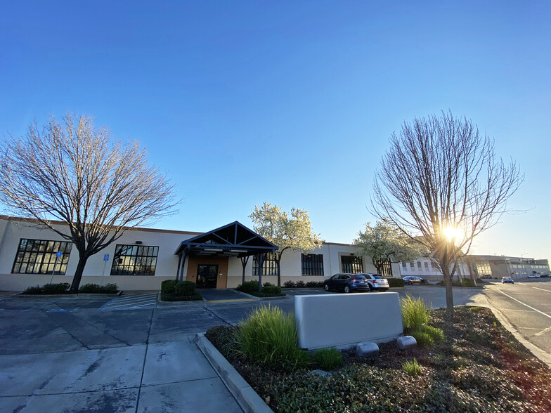 5022 Bailey Loop, Mcclellan, CA for lease - Building Photo - Image 1 of 7