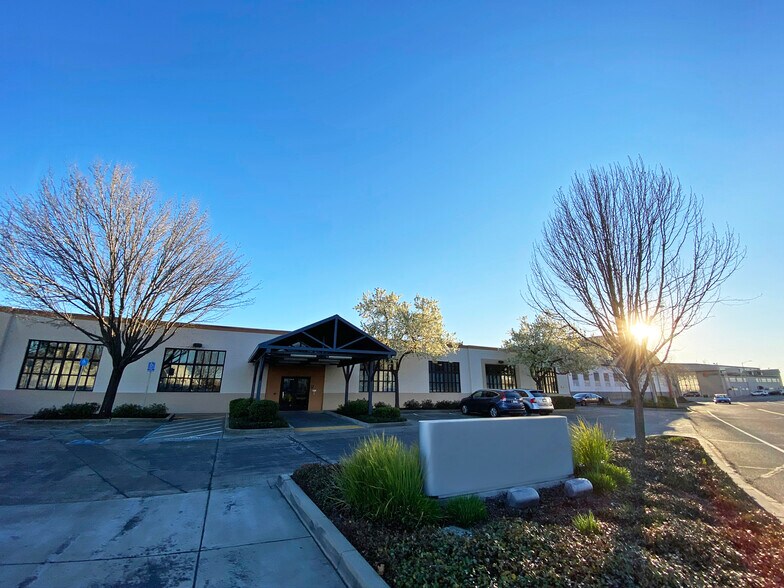 5022 Bailey Loop, Mcclellan, CA for lease - Building Photo - Image 2 of 16