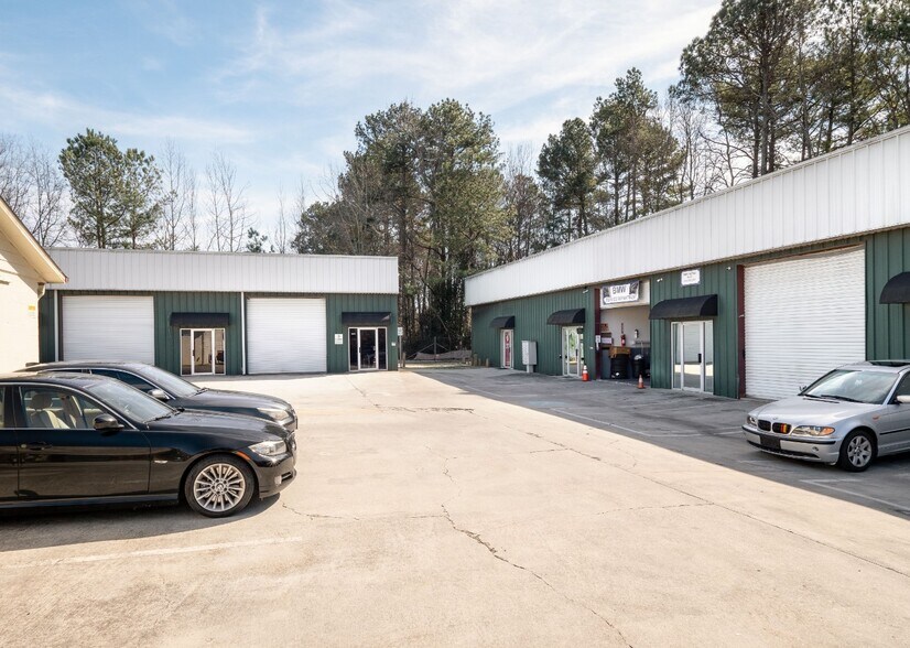 1403 Iris Dr, Conyers, GA 30013