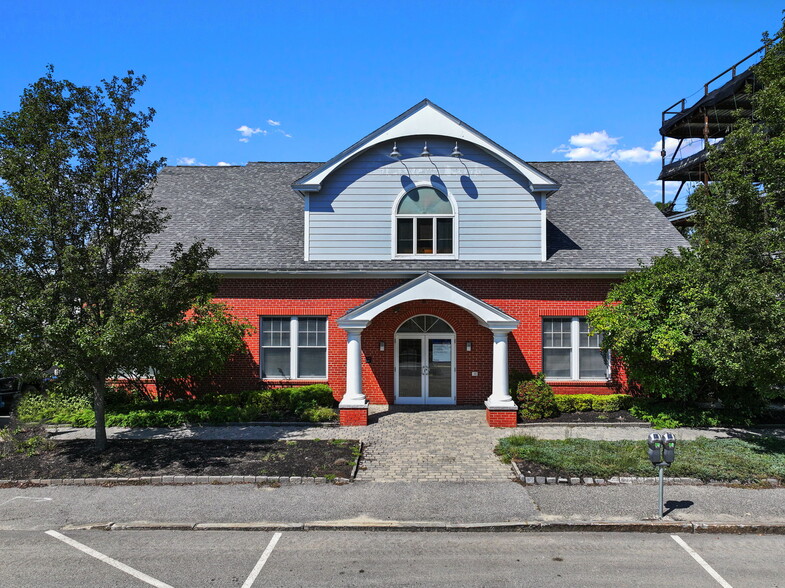 163 Deer St, Portsmouth, NH for sale - Building Photo - Image 1 of 11