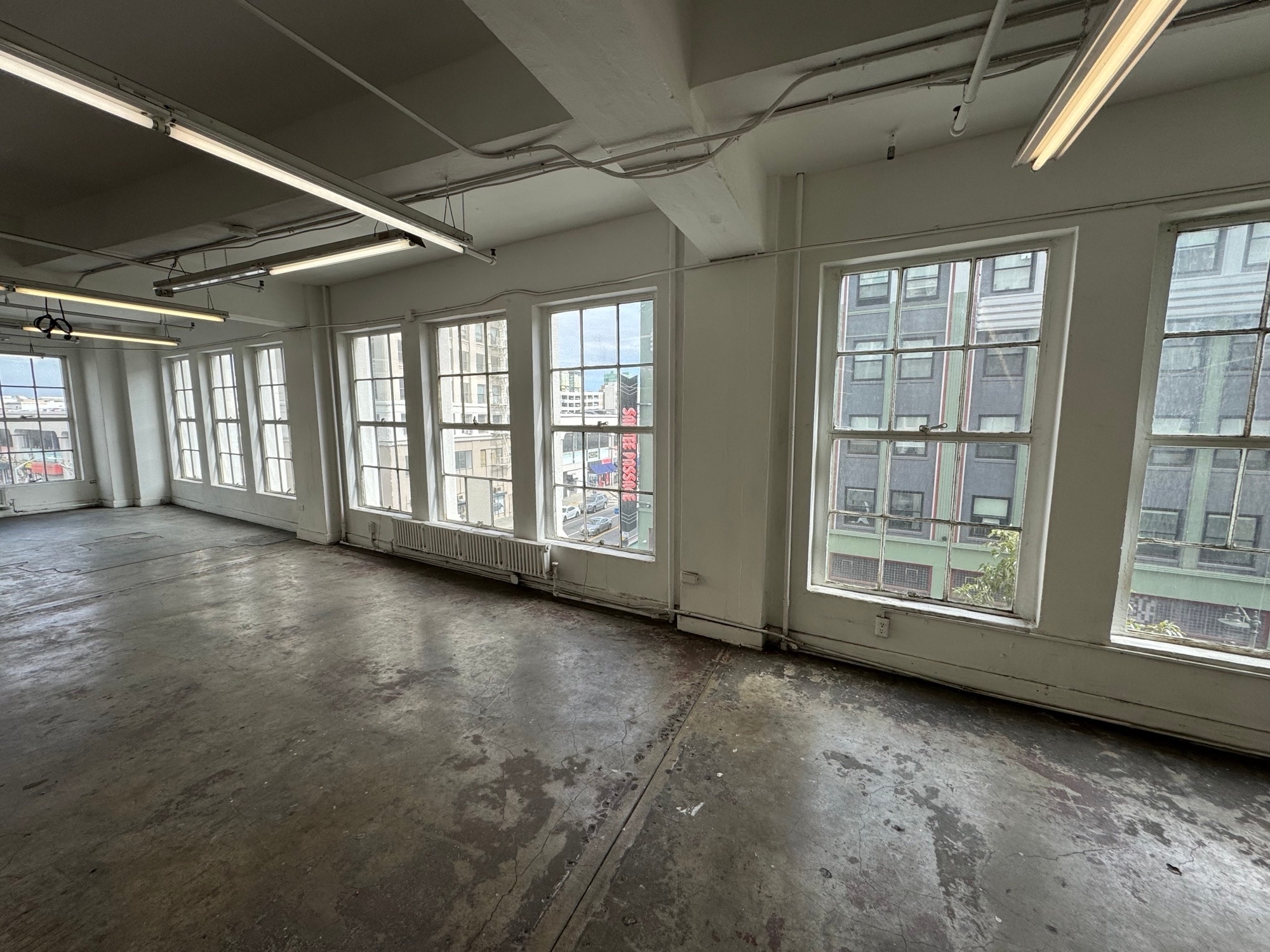 122 E 7th St, Los Angeles, CA for lease Interior Photo- Image 1 of 5