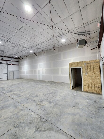 1341 45th St, Columbus, NE for lease - Building Photo - Image 3 of 18