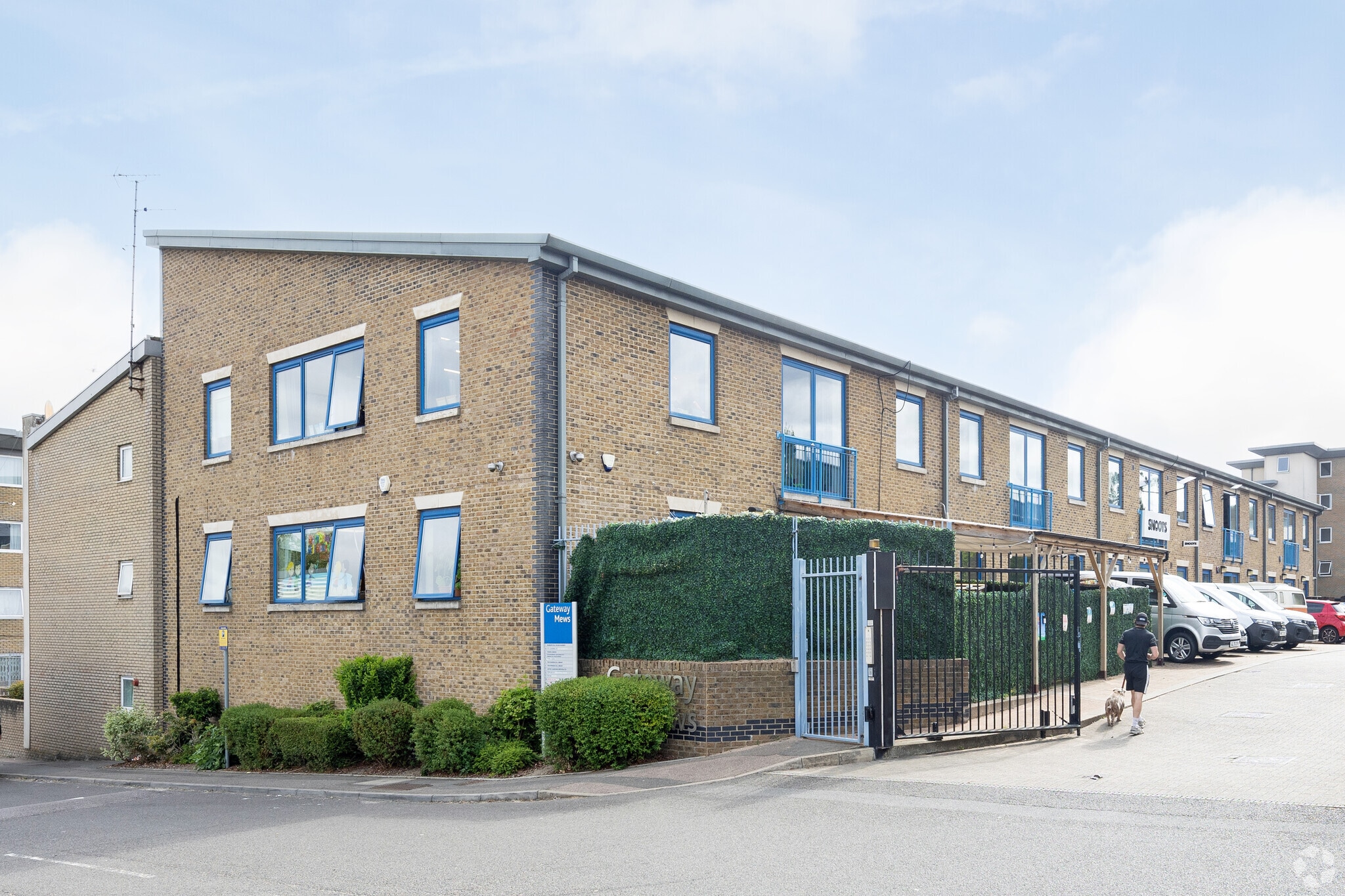 Gateway Mews, London for sale Primary Photo- Image 1 of 24
