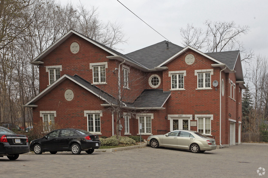 1547 Hurontario St, Mississauga, ON for lease - Primary Photo - Image 1 of 2