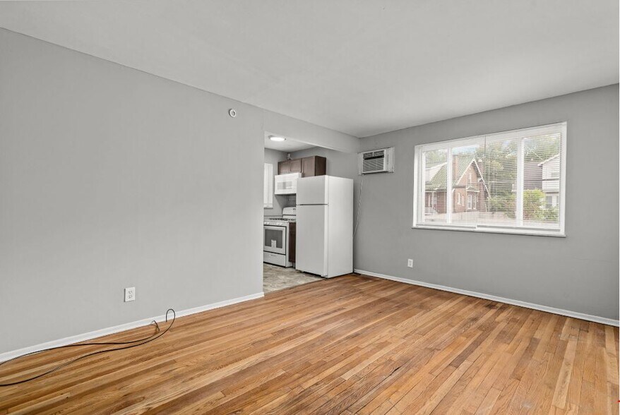 1108 Bates St, Saint Louis, MO for sale - Building Photo - Image 3 of 11