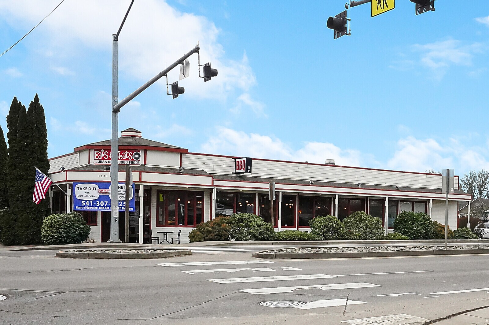 1644 Main St