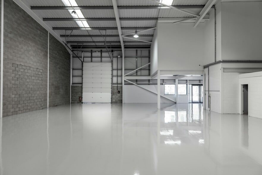 Ockham Dr, Greenford for lease - Building Photo - Image 2 of 5