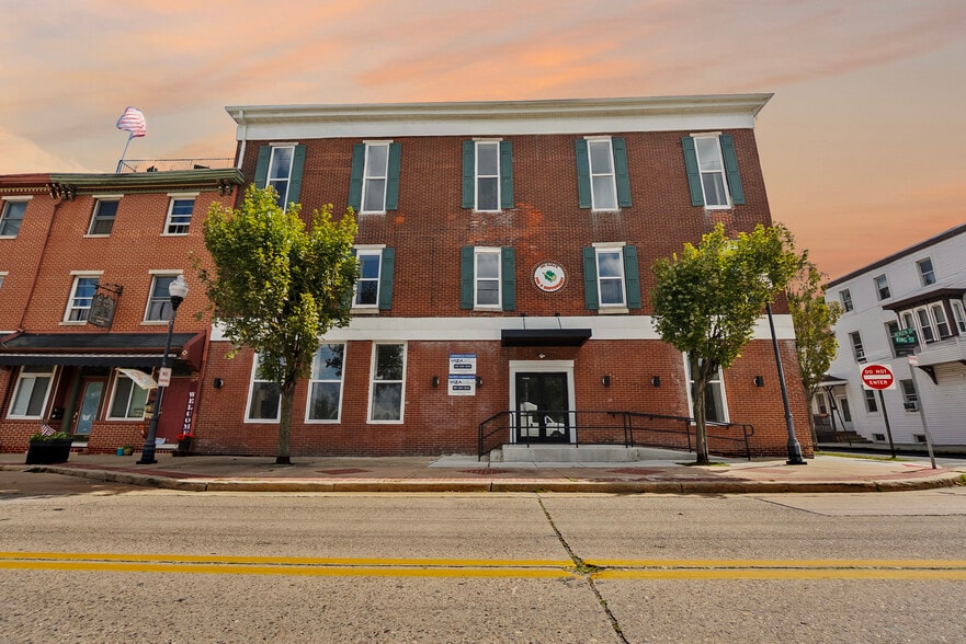 22 N King St, Gloucester City, NJ for lease - Building Photo - Image 1 of 22