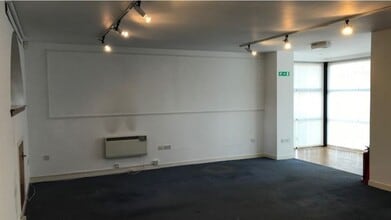 6 Beresford Ln, Ayr for lease Interior Photo- Image 2 of 2