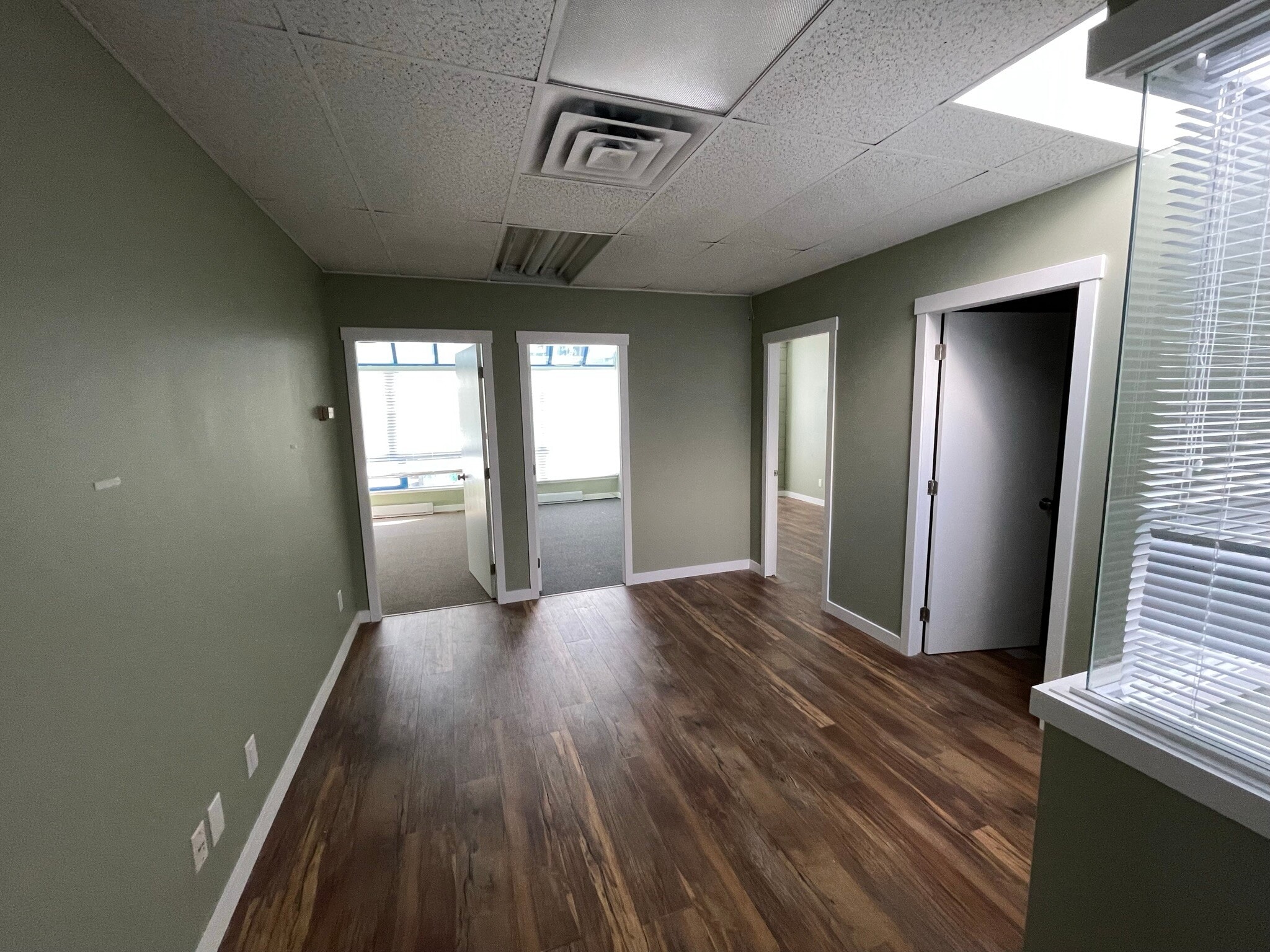 2981 Simpson Rd, Richmond, BC for sale Interior Photo- Image 1 of 1