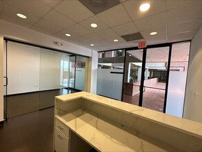 1000-1010 Wisconsin Ave NW, Washington, DC for lease Interior Photo- Image 2 of 10