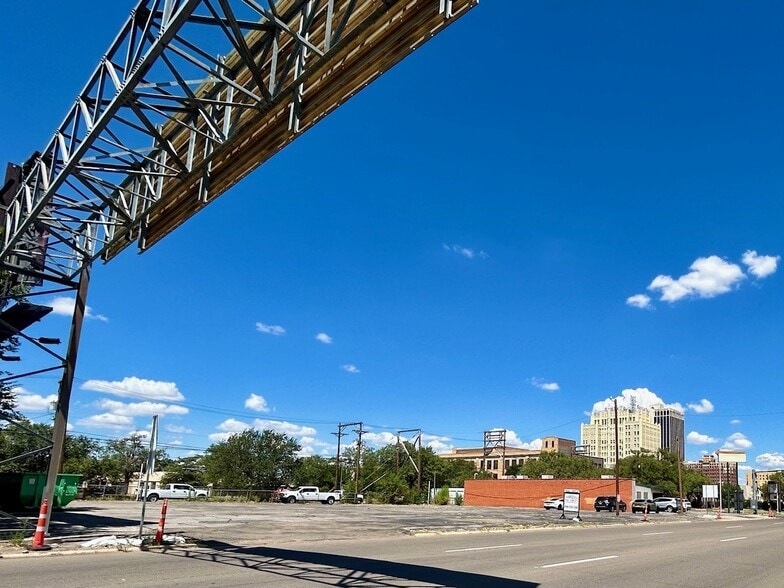 1104 Taylor St, Amarillo, TX for sale - Building Photo - Image 2 of 4