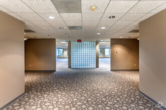 9144 Arrowpoint Blvd, Charlotte, NC for lease Interior Photo- Image 2 of 9