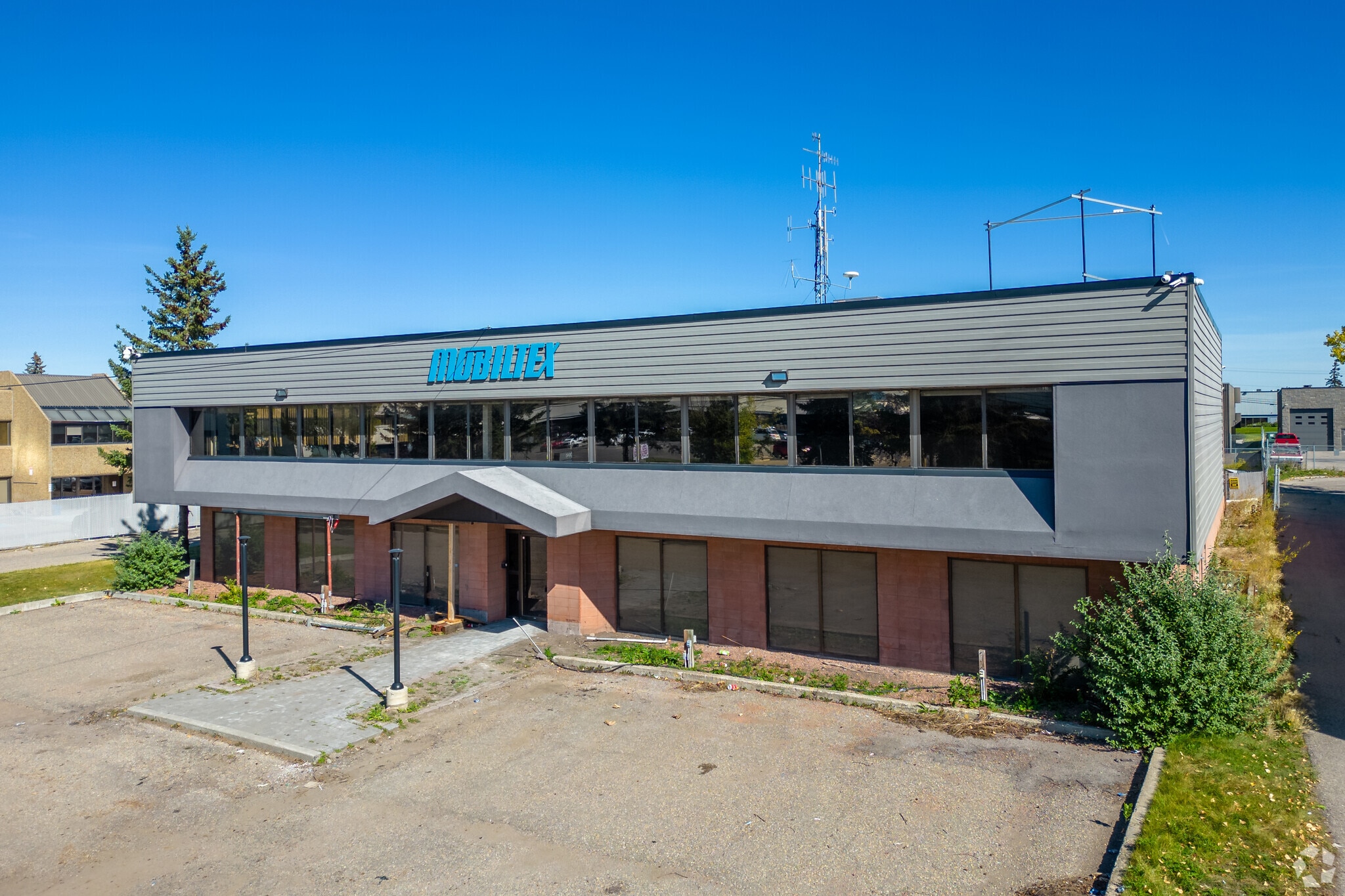 3640 26th St NE, Calgary, AB for sale Primary Photo- Image 1 of 1