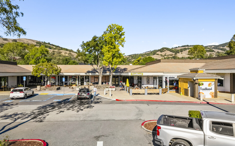 101-199 San Marin Dr, Novato, CA for lease - Building Photo - Image 2 of 17