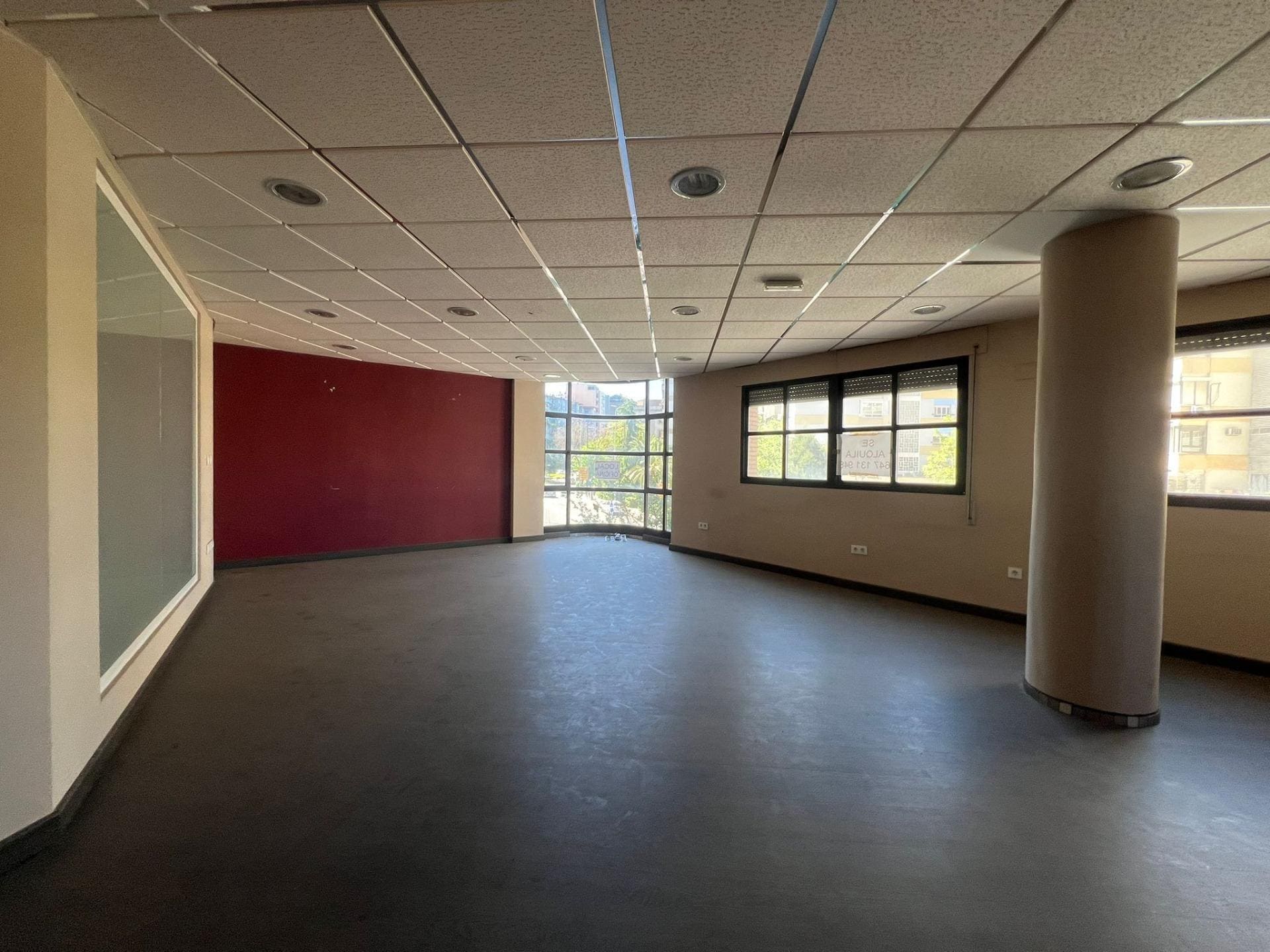 Office in Cáceres for lease Building Photo- Image 1 of 10