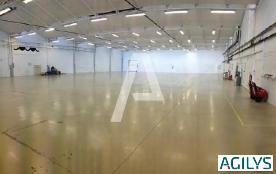 Flex in Massy for lease - Interior Photo - Image 2 of 11