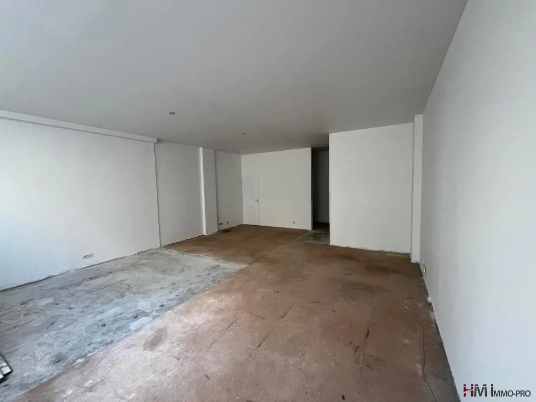 Retail in Le Havre for lease Interior Photo- Image 1 of 6
