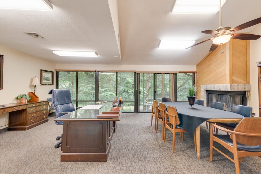 901 Waterfall Way, Richardson, TX for lease - Interior Photo - Image 2 of 4