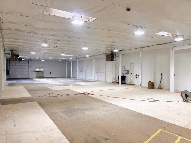 1516-1524 15th Ave W, Seattle, WA for lease - Building Photo - Image 2 of 6