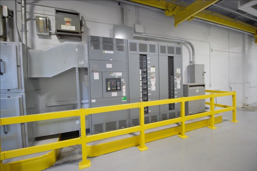 1390 Mt Read Blvd, Rochester, NY for lease - Building Photo - Image 3 of 33