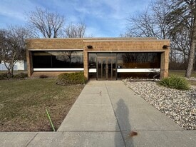 14206 N Fenton Rd, Fenton MI - Drive Through Restaurant