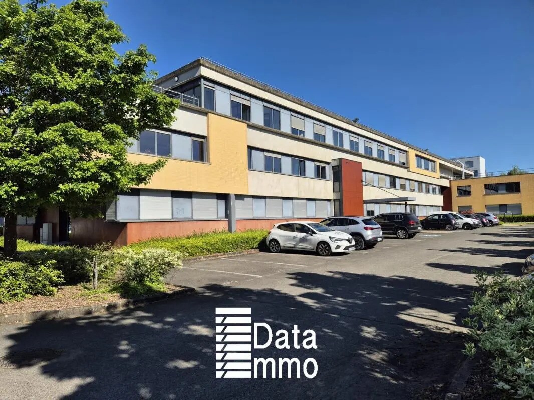 Office in Champs-sur-Marne for sale Building Photo- Image 1 of 15