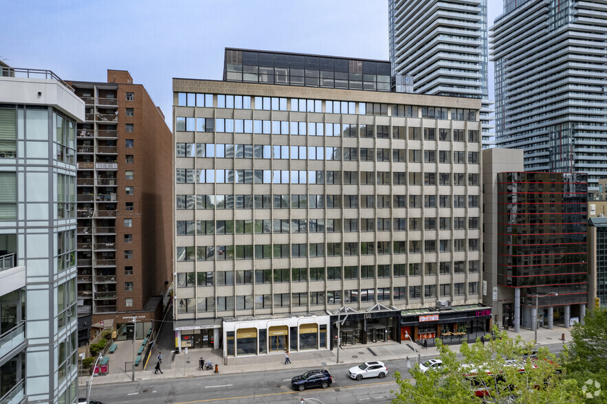 150 Eglinton Ave E, Toronto, ON for lease - Primary Photo - Image 1 of 4