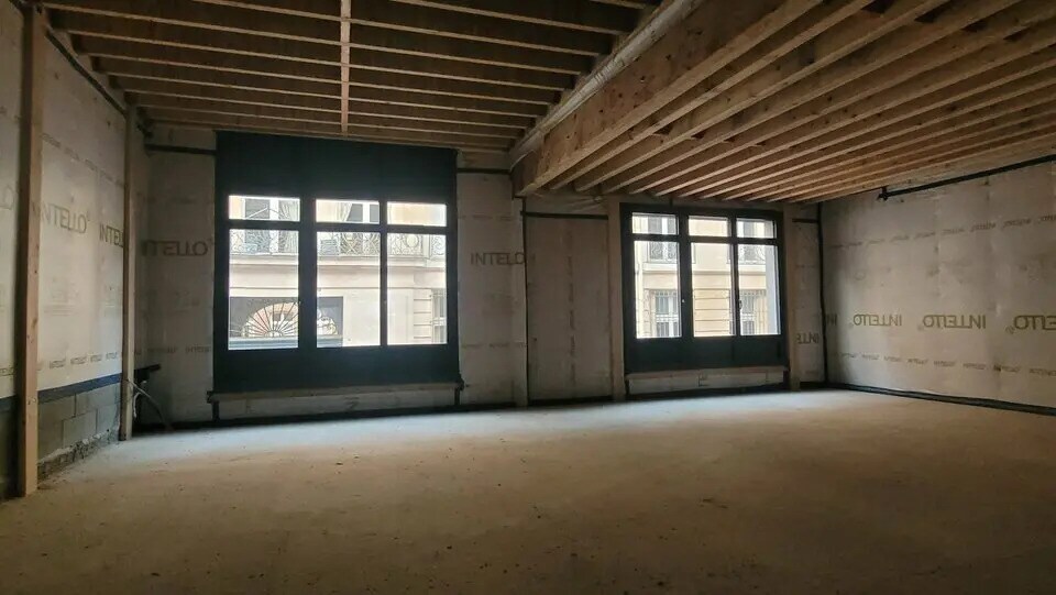 Office in Rouen for lease - Building Photo - Image 2 of 6