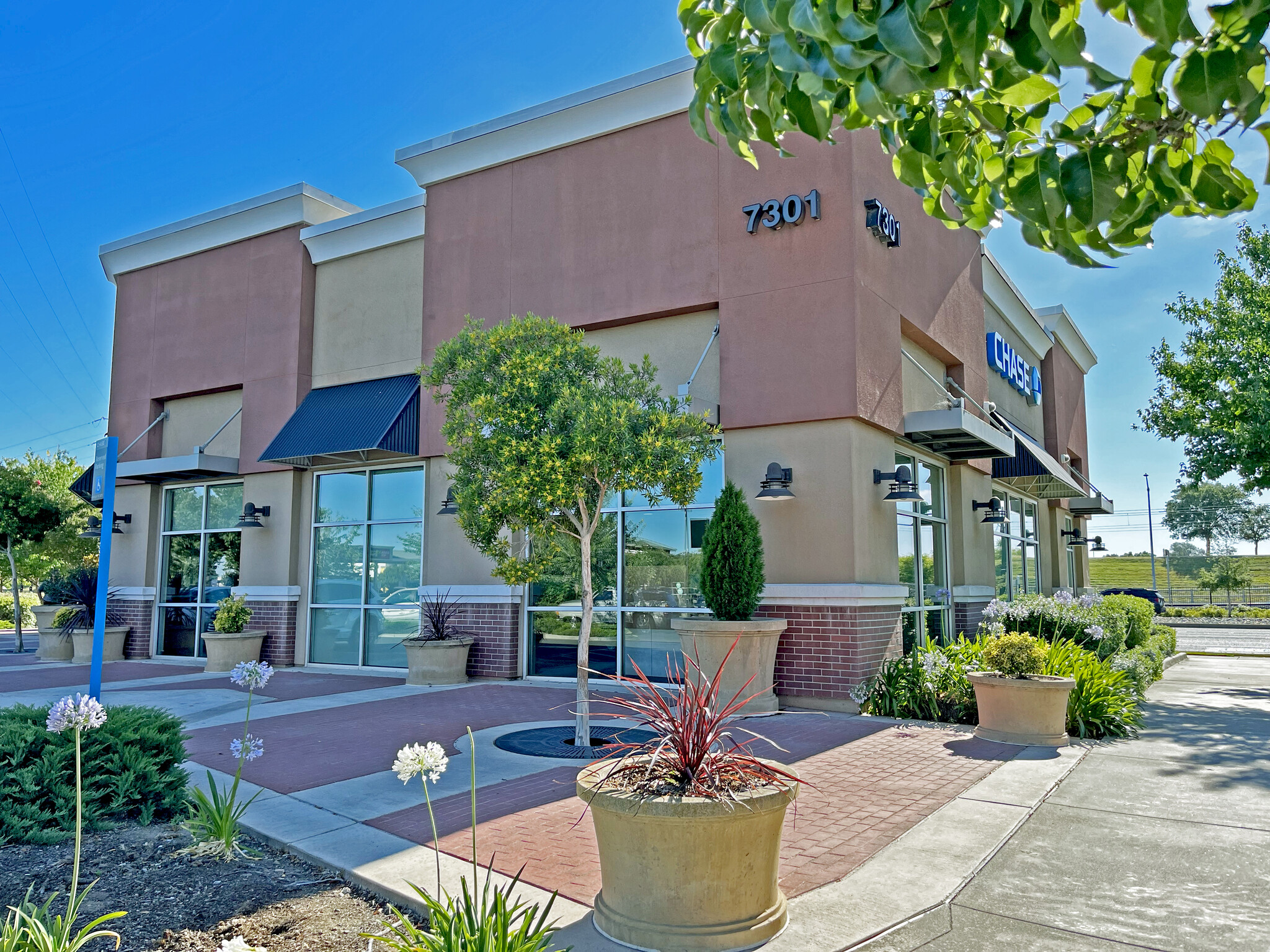 7301 W Stockton Blvd, Sacramento, CA for lease Building Photo- Image 1 of 7