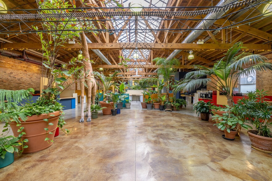 21 S Racine Ave, Chicago, IL for lease - Interior Photo - Image 2 of 36