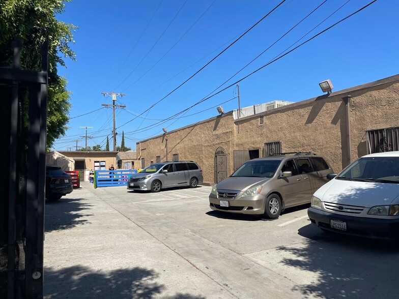 6617 S San Pedro St, Los Angeles, CA for lease - Building Photo - Image 2 of 30