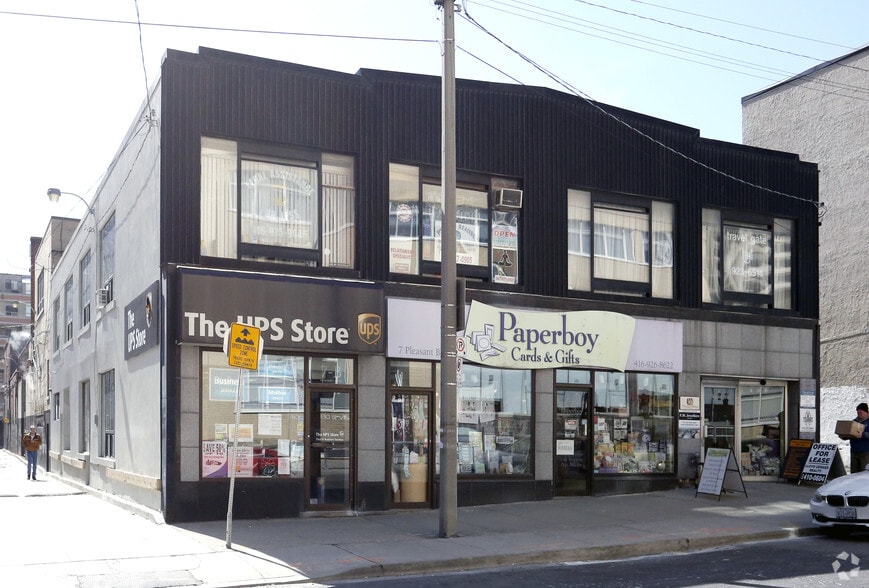 7 Pleasant Blvd, Toronto, ON for sale - Primary Photo - Image 1 of 1