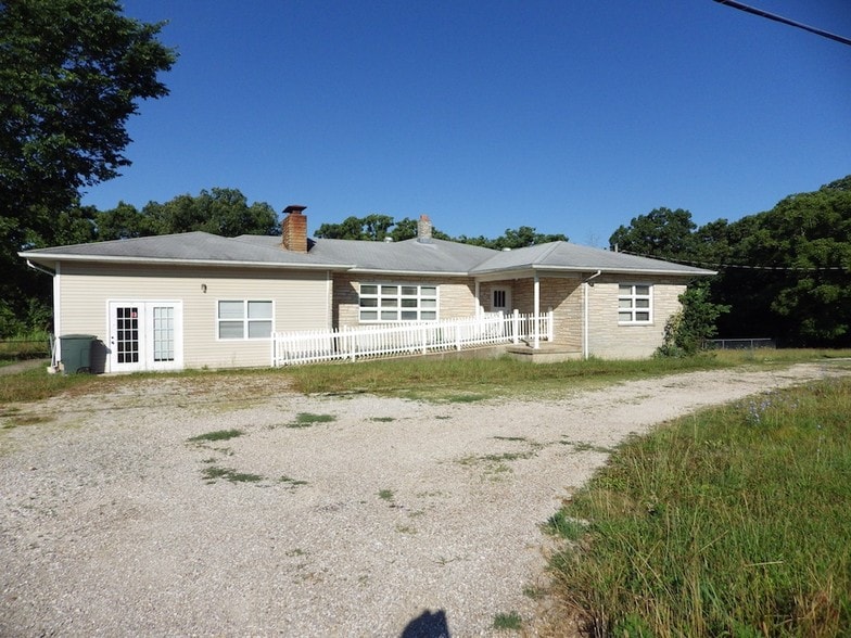 605 Y Hwy, Saint Robert, MO 65584