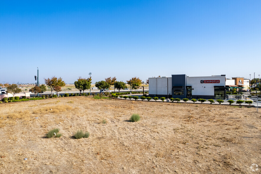 Golden Valley Pky & River Islands Pky, Lathrop, CA for sale - Building Photo - Image 1 of 1