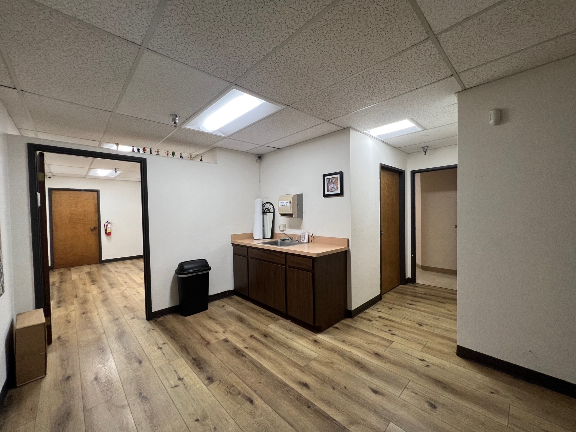 14937 San Fernando Mission Blvd, Mission Hills, CA for lease Interior Photo- Image 1 of 3
